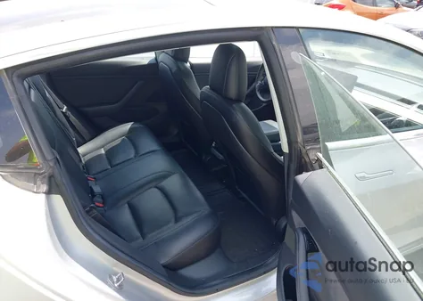 2018 Tesla Model 3 z USA, uszkodzony, nr VIN 5YJ3E1EAXJF060683